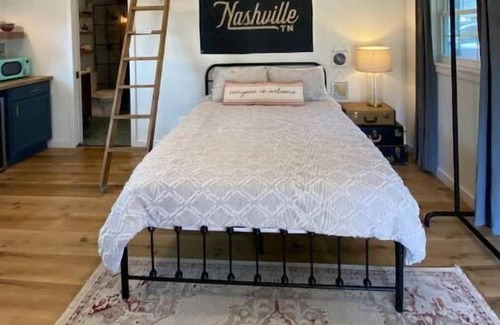 Charlotte Park Apartment | 30 Day Minimum Stay: Quiet Guest House 15 minutes from downtown