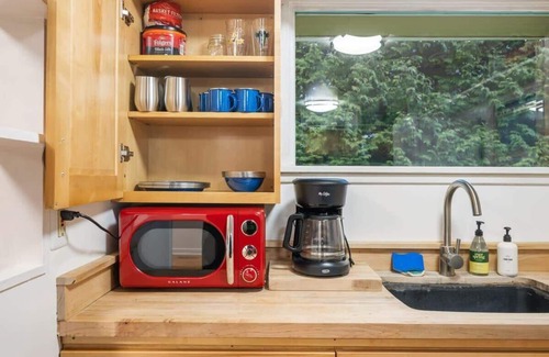 Fauntleroy Cottage | 30 Day Rental, 20 mins DT, Fast Wifi, Pet Friendly
