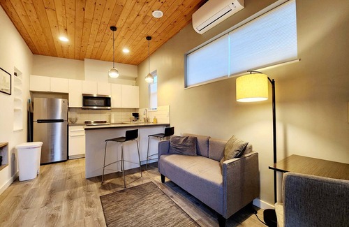 Rose City Park House | 30+Day Rental -Pet Friendly! Private Guesthouse.