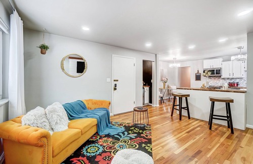 Roselawn Finance Apartment | 30 Day + Stay Blossom Suite w/Fireplace & Wet Bar in Pleasant Ridge