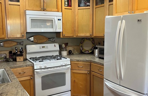 Soquel Condo | 30 Day Stay Capitola Steps to Newbrighton Beach- 2 Bed/1.5 Bath