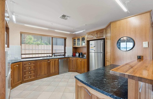 Goolwa North House | 30 Liverpool Road - waterfront stunner