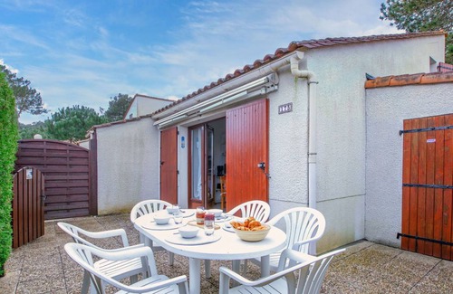 Les Mathes Apartment | 30 m² Apartment ∙ 2 bedrooms ∙ 5 guests