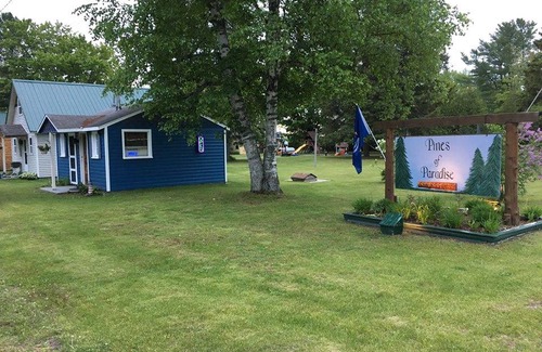 Carp Lake Cabin | 30 m² Cabin ∙ 1 bedroom ∙ 4 guests