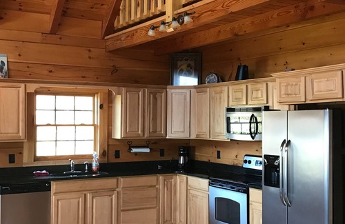 Rileyville Cabin | 30 mile views newer log cabin Close to Luray and national park river