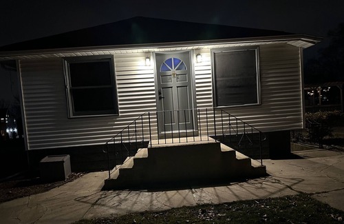 Frankfort House | 30 minutes from downtown Chicago!