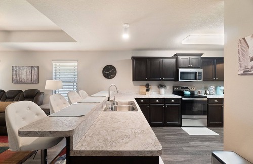 Milton House | 30 Minutes to Beaches and Entertainment
