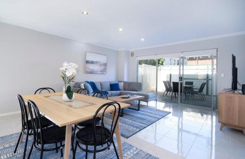 North Perth House | 30 Modern & Quiet Retreat -walk To Dining & Shops