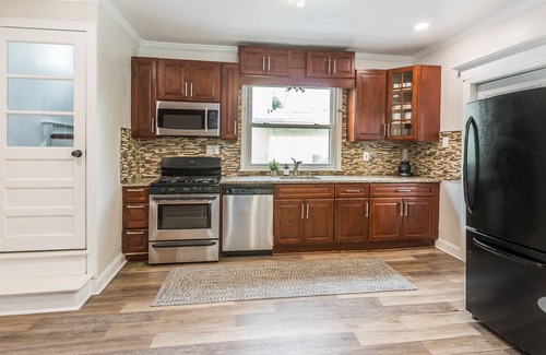Montclair House | 30+ Night Rental in Montclair! Great kitchen, close to NYC bus