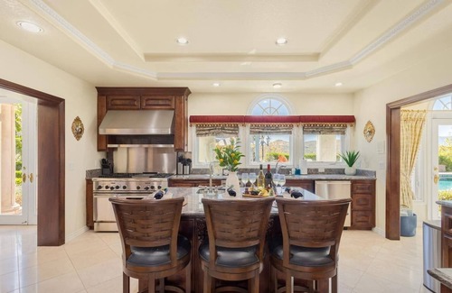Perris House | 30+ Night Stay! Stunning House W/Pool & Spa, Bridal Suite, Views!