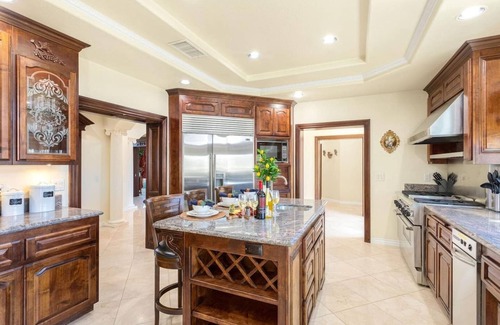 Perris House | 30+ Night Stay! Stunning House W/Pool & Spa, Bridal Suite, Views!