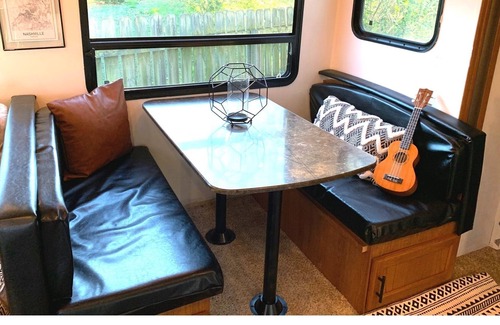 Spring Hill House | 30% Off Boho Glamping Retreat Nashville w/ POOL! Pets are Welcome!