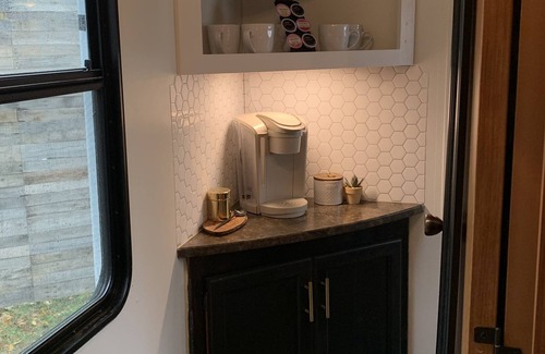 Spring Hill House | 30% Off Boho Glamping Retreat Nashville w/ POOL! Pets are Welcome!