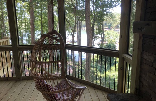 Dawsonville House | 30% OFF Sept weekends -Lake Cabin-Large Outdoor Living Area, Hot Tub, Pool Table