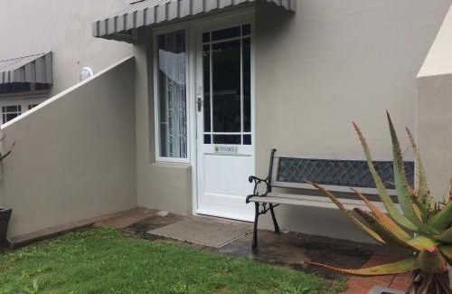 Grahamstown House | 30 on Oatlands Road