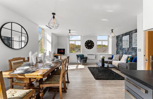 Healey Lane Apartment | 30 percent off! Beautiful Apartment in Dewsbury - Sleeps 6