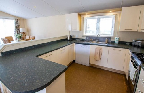 St Leonards-On-Sea RV Rental | 30 Redwood Lodge, Beauport Park