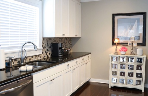 Elkhart Lake House | 30 Second Walk To Downtown