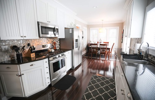 Elkhart Lake House | 30 Second Walk To Downtown