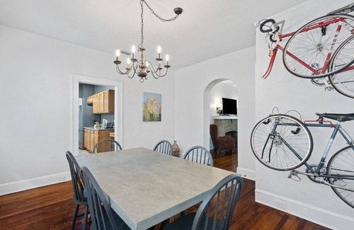 Riverside Ski Chalet | 30 Seconds to Bars! l 3bd 2 bath l Private