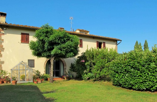 Scandicci House | 300 m² Apartment ∙ 5 bedrooms ∙ 12 guests