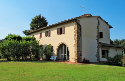 Scandicci House | 300 m² Apartment ∙ 5 bedrooms ∙ 12 guests
