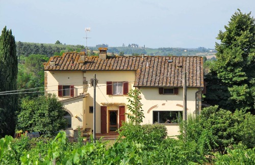 Scandicci House | 300 m² Apartment ∙ 5 bedrooms ∙ 12 guests