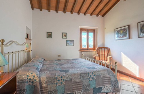 Scandicci House | 300 m² Apartment ∙ 5 bedrooms ∙ 12 guests