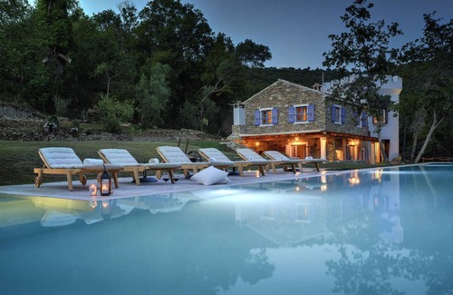 Groznjan House | 300 m² House ∙ 3 bedrooms ∙ 8 guests