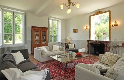 Bellavilliers House | 300 m² House ∙ 6 bedrooms ∙ 14 guests