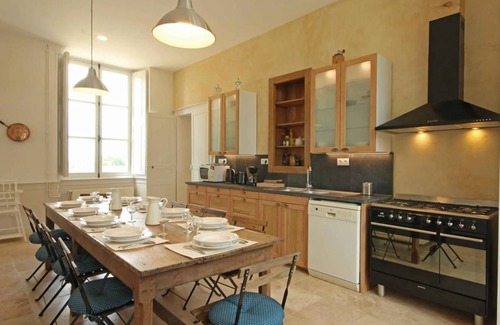 Bellavilliers House | 300 m² House ∙ 6 bedrooms ∙ 14 guests