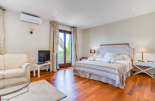 Can Pastilla Villa | 300 m² Villa ∙ 4 bedrooms ∙ 7 guests