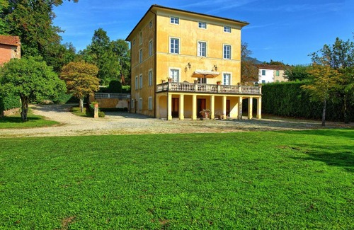 Capannori Villa | 300 m² Villa ∙ 5 bedrooms ∙ 10 guests