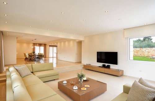 Souda Villa | 300 m² Villa ∙ 7 bedrooms ∙ 16 guests