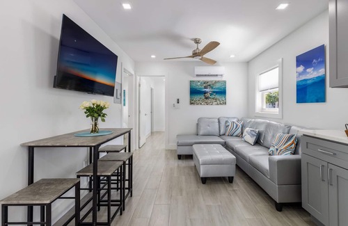 Lauderdale-by-the-Sea Resort | 300 STEPS TO WHITE SAND BEACH /HEATED POOL /HOT TUB/MONTHLY SPCLS - H1