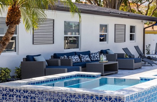 Lauderdale-by-the-Sea Resort | 300 STEPS TO WHITE SAND BEACH / HEATED POOL / HOT TUB/ MONTHLY SPCLS - H2