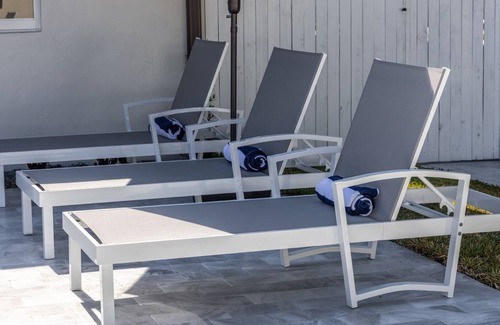 Lauderdale-by-the-Sea Resort | 300 STEPS TO WHITE SAND BEACH / HEATED POOL / HOT TUB/ MONTHLY SPCLS - H2