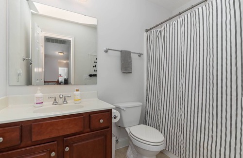 Olivia House | 3000 sq ft house with luxuries & plenty of space for everyone!