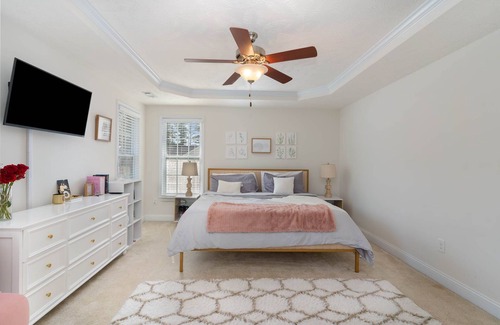 Olivia House | 3000 sq ft house with luxuries & plenty of space for everyone!