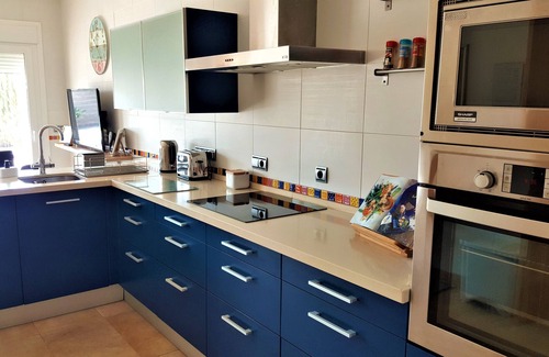 Roquetas de Mar Ski Chalet | 300m from the beach, swimming pool,WIFI