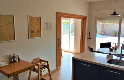 Roquetas de Mar Ski Chalet | 300m from the beach, swimming pool,WIFI