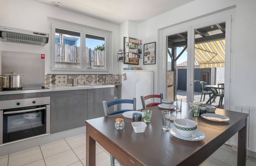 Pornic Ski Chalet | 300m from the sea - garden and small pool