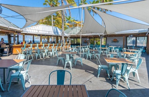 Ruskin Hotel | 301 Little Harbor Inn