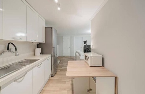 Sinsa-dong House | 302 Apgujeong 1st, 2Room Queen-bed, 2 Single-beds