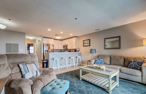 North Topsail Beach Condo | 304-A Villa Capriani: Oceanfront Bliss Awaits!