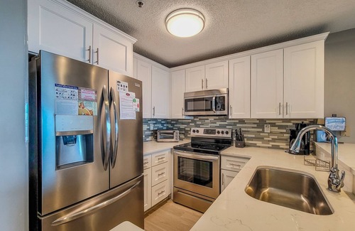 North Topsail Beach Condo | 304-A Villa Capriani: Oceanfront Bliss Awaits!