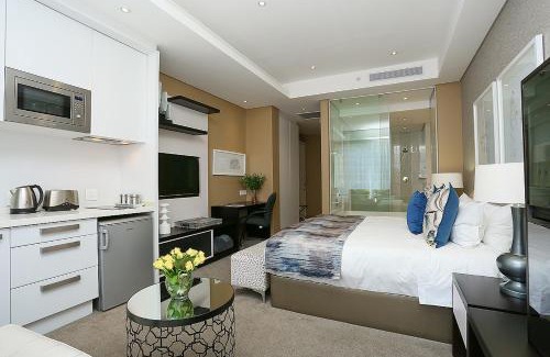 Greater Johannesburg Metropolitan Area Apartment | 304 Sandton Skye Apartments