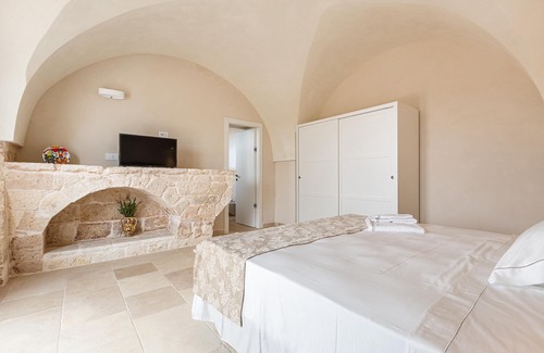 Ceglie Messapica Bed & Breakfast | 3068 Masseria Macchia- Suite Matrimoniale 2 by Barbarhouse