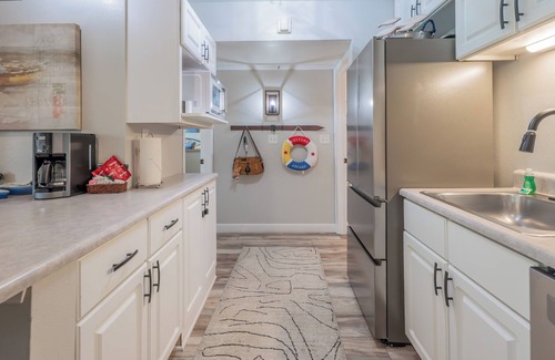 Delavan Lake Condo | 307 - 2 Bedroom/2 Level Condo Suite w/Water Views from Balcony