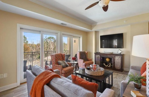 Shelter Cove House | 307 Main Sail